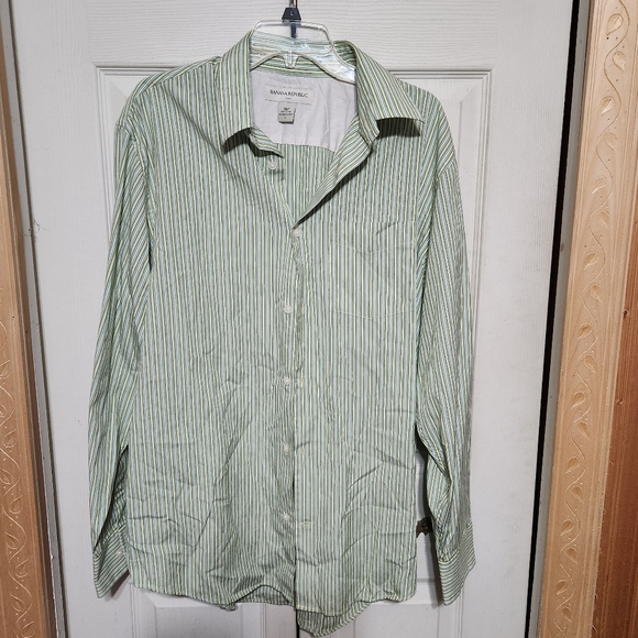 Banana Republic Men's Light Green Striped Shirt - Picture 2 of 15